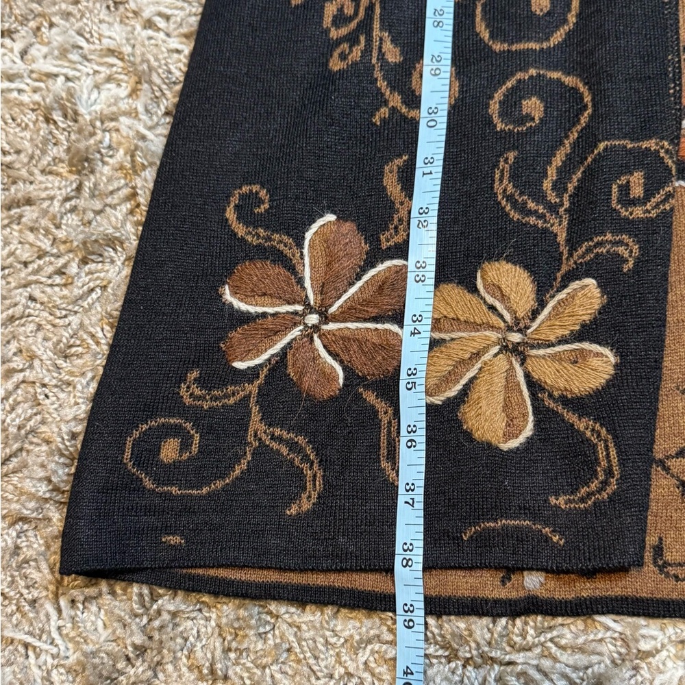 NWT Tey-Art Alpaca Blend Floral Embroidered Vest size Medium - Picture 14 of 15
